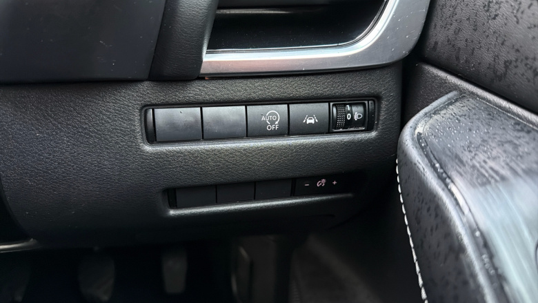 Nissan Qashqai 1.3 DiG-T MH N-Connecta 5dr Petrol Hatchback